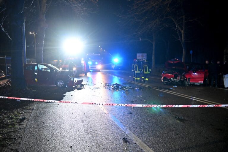 Pesaro, grave incidente in via Gagarin: intervengono 118 e Vigili del Fuoco