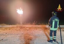 Paura a Osimo: in fiamme una bombola GPL su un camper, intervento dei Vigili del Fuoco