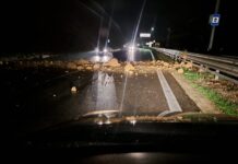 Maltempo, piccola frana sulla SS16 all’ingresso di Pesaro