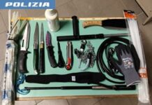 Controllo sulla SS76, in auto con un arsenale: denunciato un 65enne