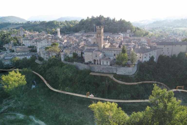 Partono i lavori per le mura di Pergola: restauro e nuovo percorso lungo la cinta storica