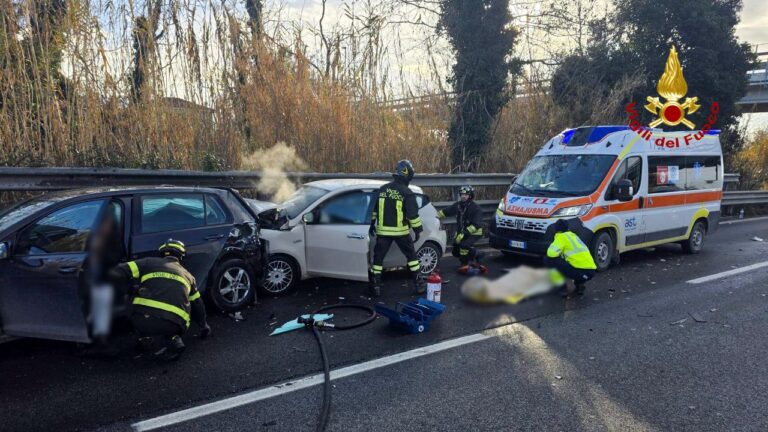 Incidente sulla Fano-Grosseto: coinvolte più auto, cinque persone soccorse