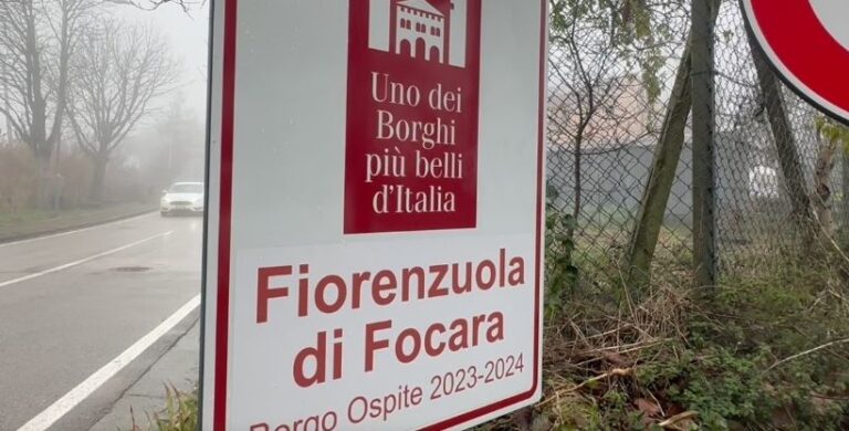 Pesaro – Fiorenzuola di Focara, Fratelli d’Italia: «Un nuovo parcheggio è una priorità, il Comune non perda altro tempo»