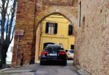 Jesi – Aggredisce i Carabinieri in un bar, arrestato 26enne