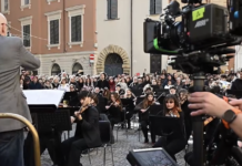 “Tutti suonano Sanremo”, questa sera Pesaro protagonista su Rai1