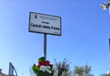 Vallefoglia ricorda la tragedia delle Foibe con la deposizione di un mazzo di fiori e le bandiere a mezz’asta