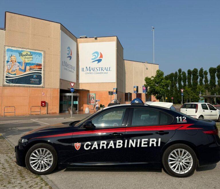 Furto al centro commerciale Il Maestrale: arrestato 28enne