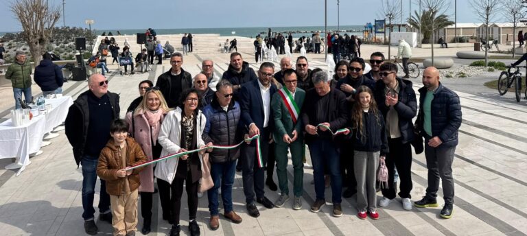 Fano – Sassonia cambia volto: inaugurato il nuovo lungomare tra giochi d’acqua e riqualificazione