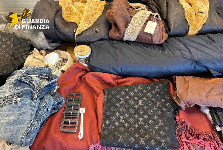 Ancona –  Blitz della Guardia di Finanza: scoperto deposito di articoli di lusso contraffatti