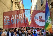 Fano – Mascarin (In Comune): “25 aprile, sempre. Fano democratica e antifascista ha festeggiato in corteo la Liberazione”