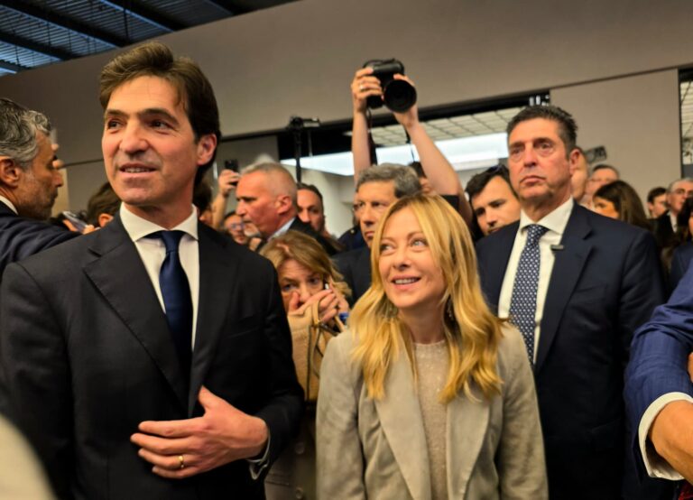 Salone del Mobile, Acquaroli: “Imprese marchigiane dinamiche e competitive sui mercati globali”