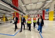 Amazon a Jesi, 1.000 posti di lavoro: Francesco Acquaroli visita il nuovo centro in apertura a luglio