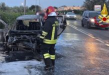 Fano, auto in fiamme lungo la Statale 16: intervengono i VVF