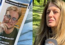 Riccardo Branchini, un centinaio persone al sit-in silenzioso. La madre: «Ho bisogno di risposte» (VIDEO)