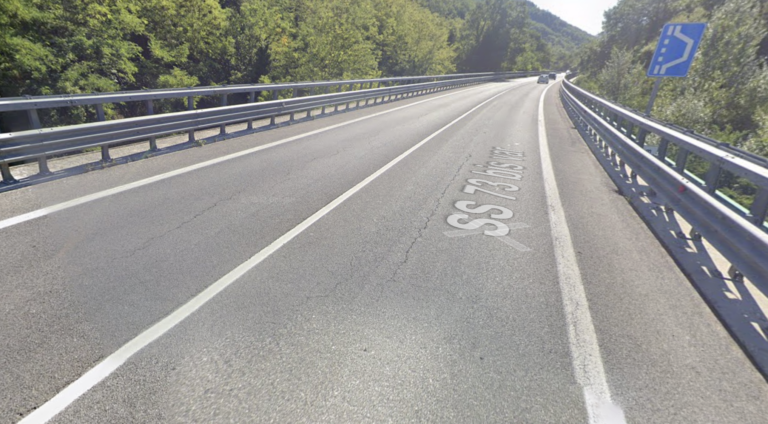 Motociclista muore in un incidente sulla statale 73 Bis Var di Urbino: strada chiusa in entrambe le direzioni
