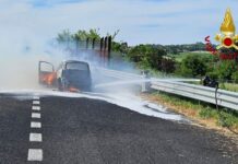 Pesaro – Auto a GPL in fiamme sull’A14: nessun ferito