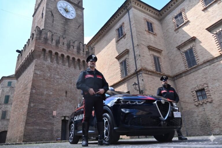 Falsa agenzia viaggi e finta assicurazione auto: due denunciati per truffa dai Carabinieri di Ostra