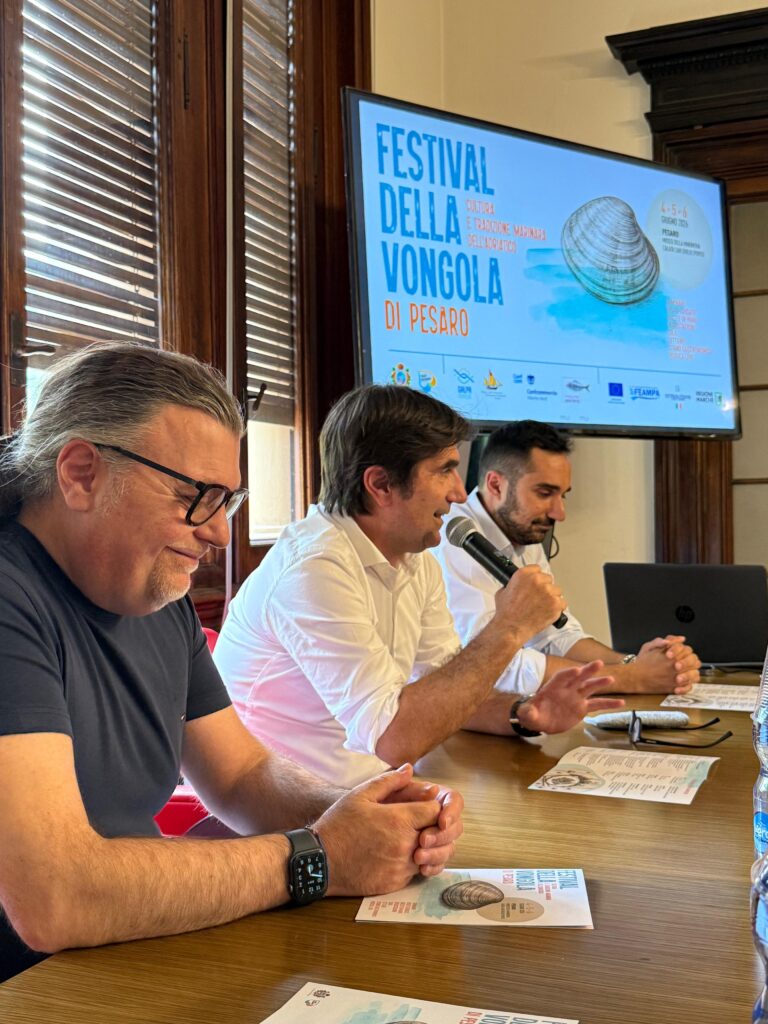 È iniziato il Festival della Vongola di Pesaro: tre giorni di cultura marinara, tradizioni, divulgazione, enogastronomia e valorizzazione del territorio