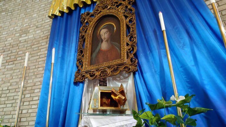 Fano – Raid nella chiesa di Tre Ponti: ladri sfondano il tabernacolo e rubano oggetti sacri (FOTO)