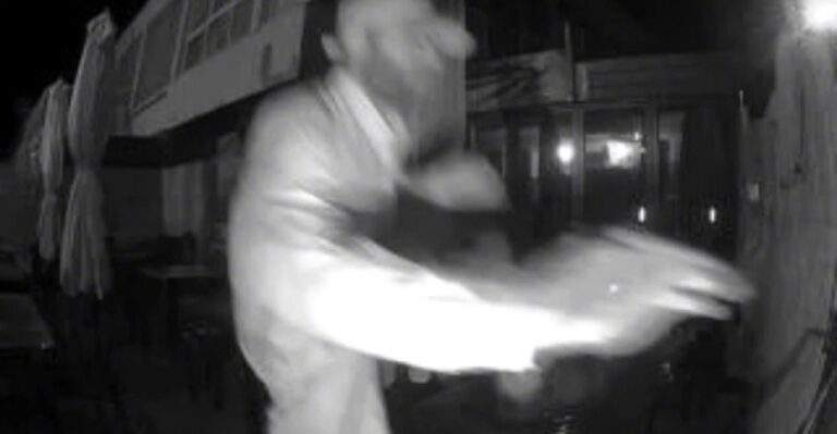 Pesaro, tentato furto in un locale di Viale Trieste: ladro in fuga