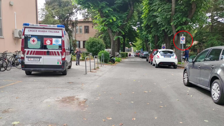 Parcheggi delle ambulanze occupati dalle auto negli Ospedali. La segnalazione – VIDEO