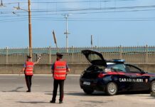 Rapina in uno stabilimento balneare: arrestato un 52enne, espulso un connazionale irregolare