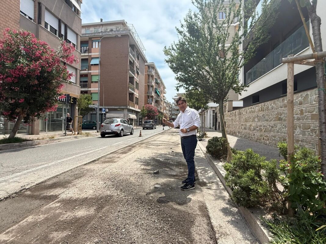 Biancani in viale dei Partigiani