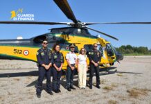 Il prefetto Greco in volo sul nuovo elicottero della Guardia di Finanza