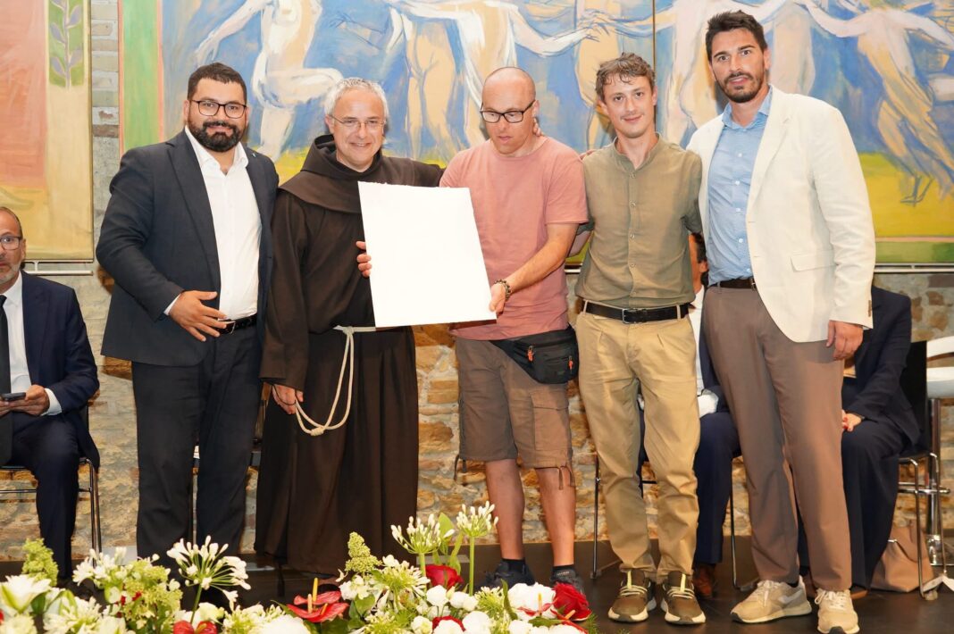 Encomio (1)