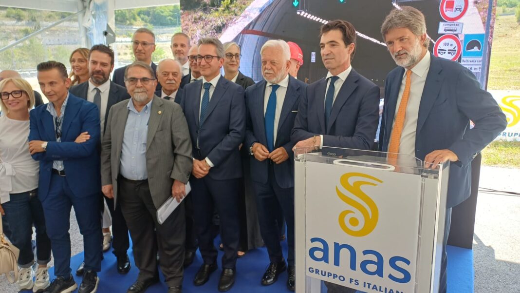 QUADRILATERO ANAS APERTO AL TRAFFICO A QUATTRO CORSIE L’ULTIMO TRATTO DELLA SS76 1