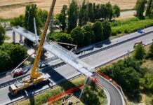 Ciclovia del Metauro, completato il varo del ponte ciclopedonale sopra la Superstrada