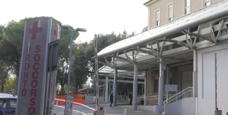Pesaro – Pronto Soccorso, accessi estivi in aumento del 15%: picchi fino a 70 pazienti in un pomeriggio