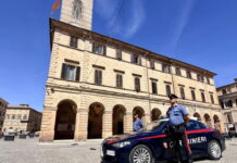 Si finge maresciallo e truffa una pensionata di Osimo: denunciato 25enne