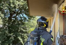 Incendio sul terrazzo di un appartamento a Gabicce Mare: nessun ferito, decisivo il rapido intervento dei VVF