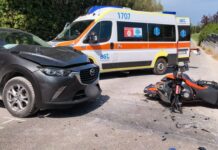 Fano, scontro tra auto e moto a San Biagio: giovane motociclista in codice rosso a Torrette