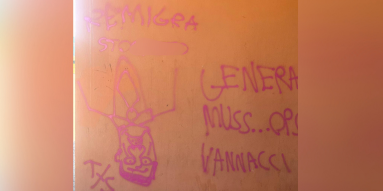 Pesaro, scritte sui muri del Campus contro Vannacci. Perricci: «Un gesto di inciviltà»