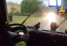 Maltempo nel Pesarese, venti interventi dei Vigili del fuoco: sottopassi e scantinati allagati