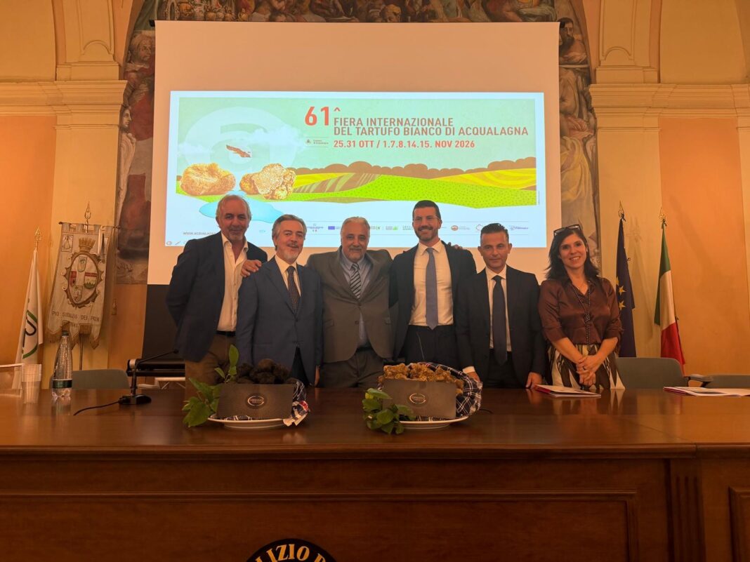 Nella foto da sx Luca Battiaglia_Francesco Battistoni_Pier Luigi Grassi_Federico Maccari_Tiziano Consoli_Laura Sabbatini