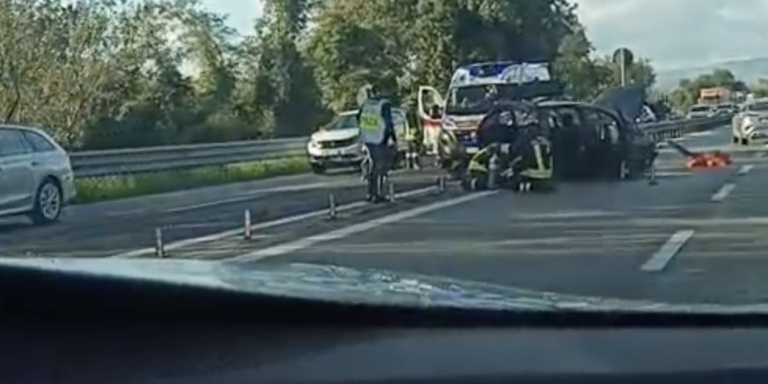 Scontro tra due auto in superstrada tra Lucrezia e Calcinelli: un ferito grave trasportato in eliambulanza a Torrette
