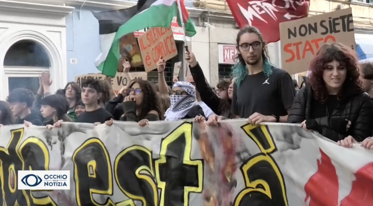Ancona, migliaia in corteo contro il carovita e il riarmo (VIDEO)