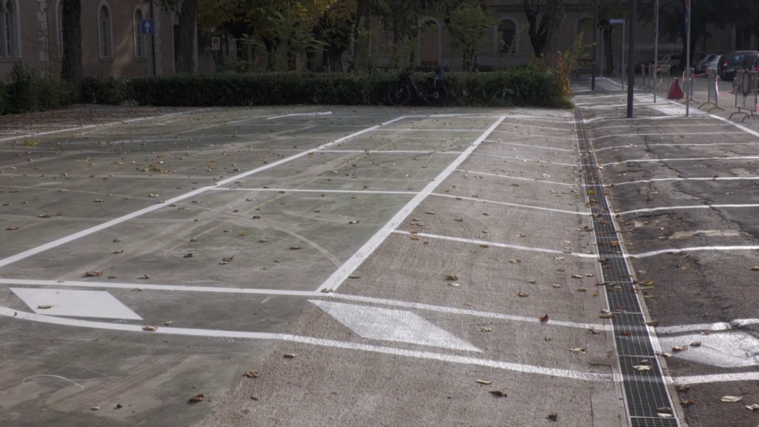 nuovi parcheggi Caserma Paolini